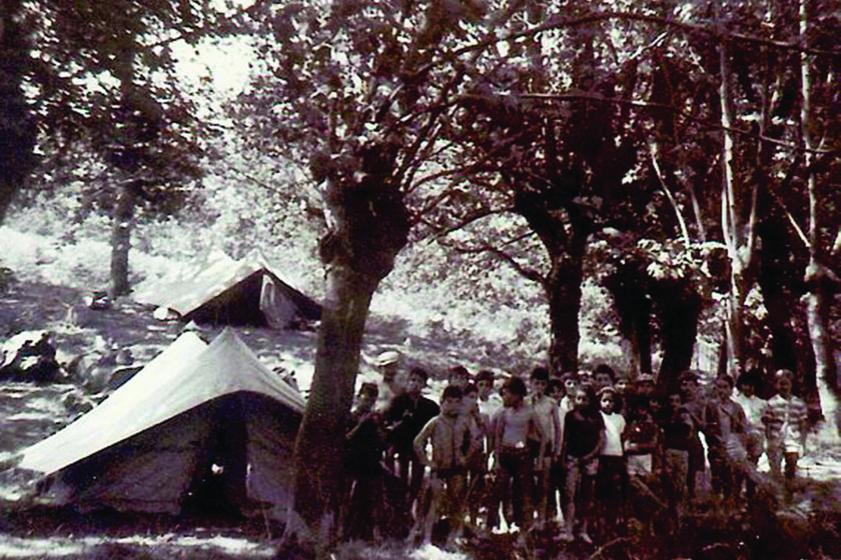 Vue du camp des ados situé sur les berges du lac. Années 1950- Prêt de Madame Ferrand