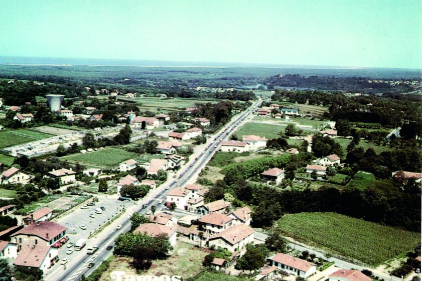 Carte postale couleur de la ville en 1979, direction Bayonne - Ondres