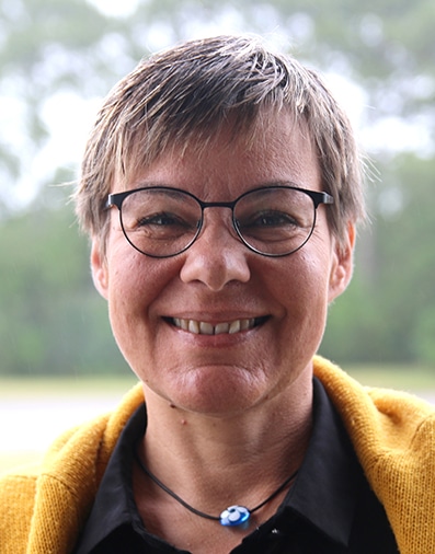 Portrait de Nathalie LE GALL loading=